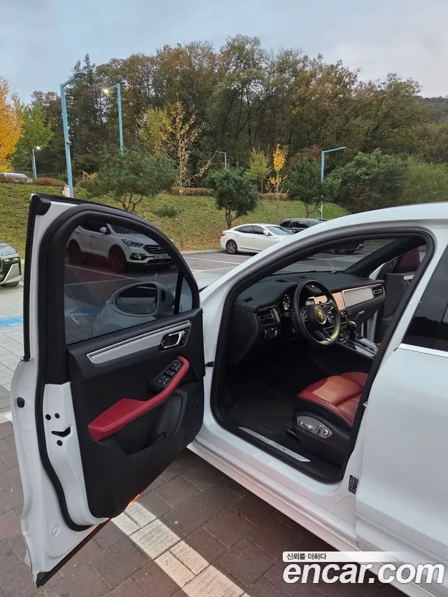 Porsche Macan — Фото автомобиля 10
