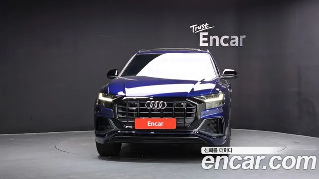 Audi Q8 55 TFSI quattro Premium — Фото автомобиля 3