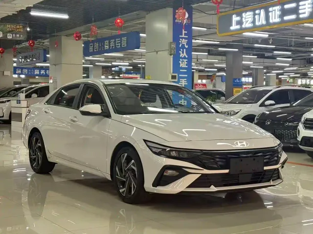Hyundai Elantra — Фото автомобиля 2