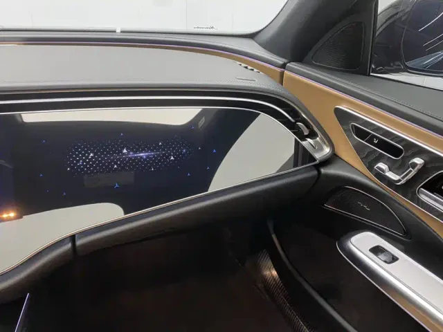 Mercedes-Benz E-Class — Фото автомобиля 25