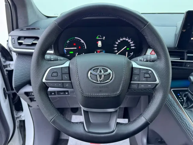 Toyota Sienna — Фото автомобиля 11