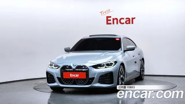 BMW i4 — Фото автомобиля 3