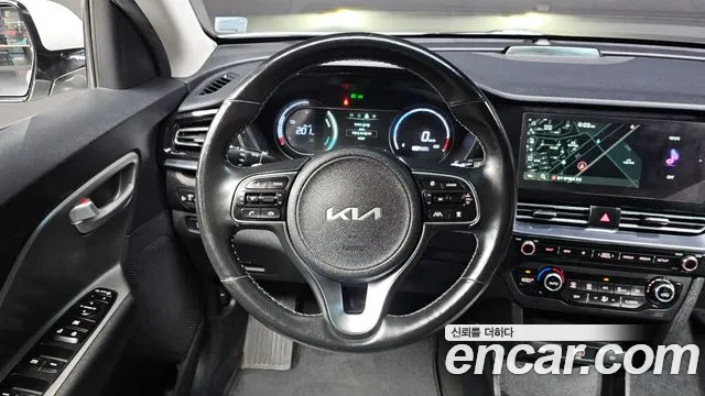 Kia Niro — Фото автомобиля 19