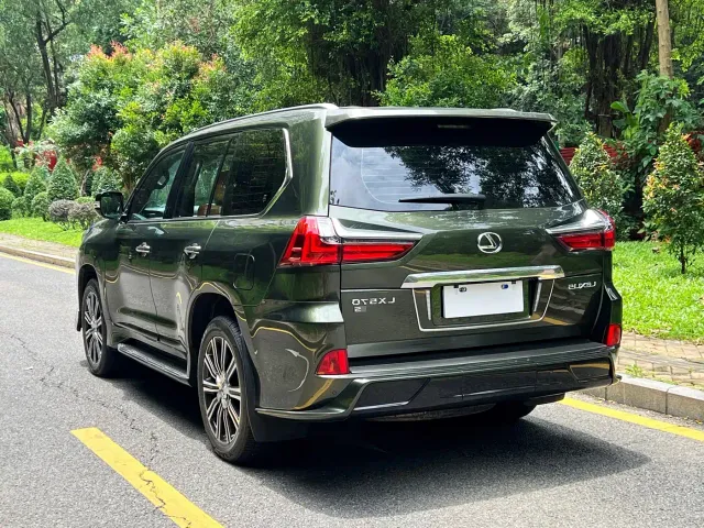 Lexus LX — Фото автомобиля 18