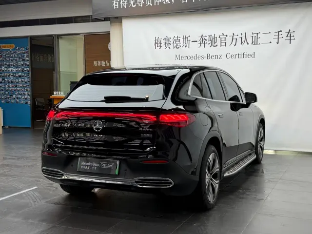 Mercedes-Benz EQE SUV — Фото автомобиля 7