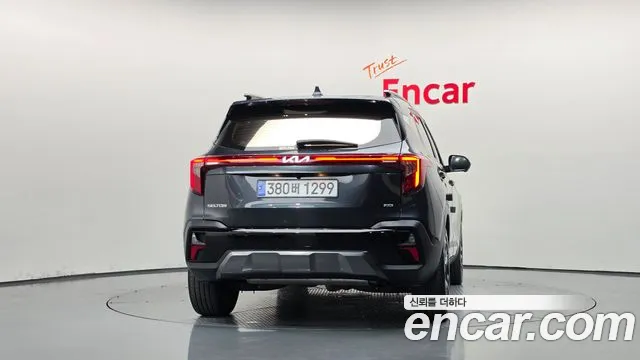 Kia Seltos — Фото автомобиля 4
