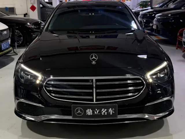 Mercedes-Benz E-Class — Фото автомобиля 2