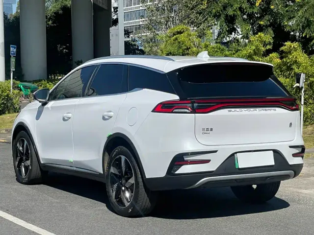 BYD Tang — Фото автомобиля 21