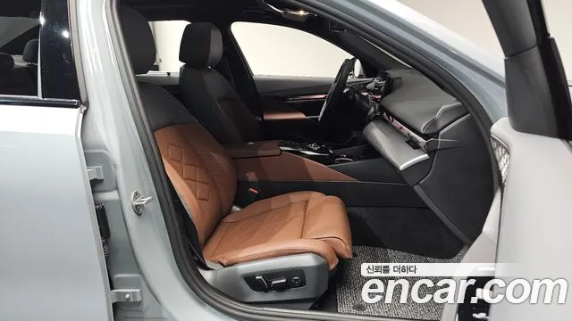 BMW 5-Series 5 серия (G60) 530i xDrive M Sport Pro Special Edition — Фото автомобиля 3