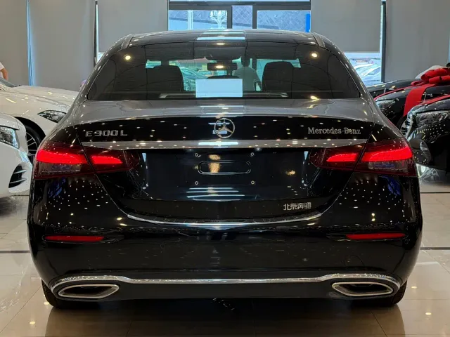 Mercedes-Benz E-Class — Фото автомобиля 18