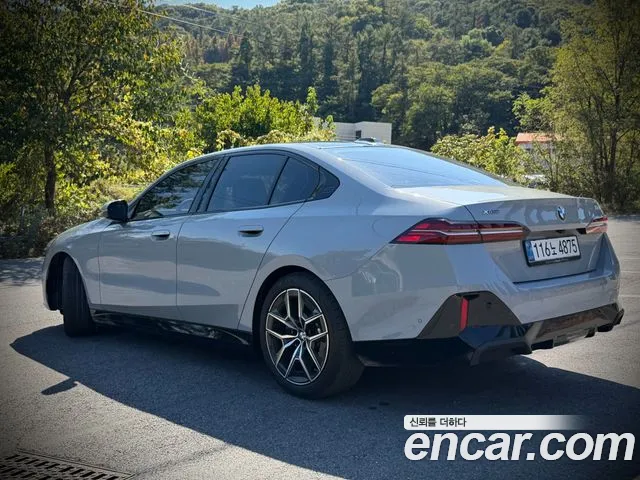 BMW 5 Series G60 — Фото автомобиля 5