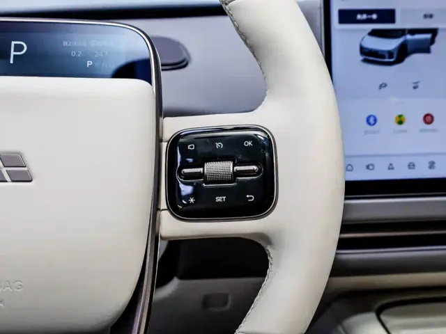 Li Auto Li i8 2025 Standard Edition — Фото автомобиля 30