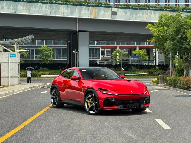 Ferrari Purosangue — Фото автомобиля 3