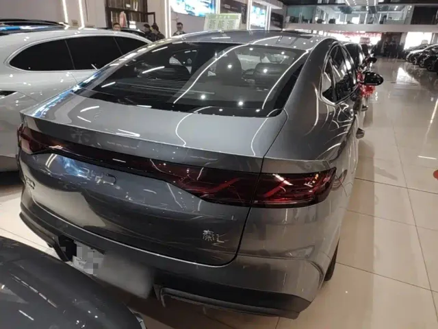 BYD Qin L — Фото автомобиля 5