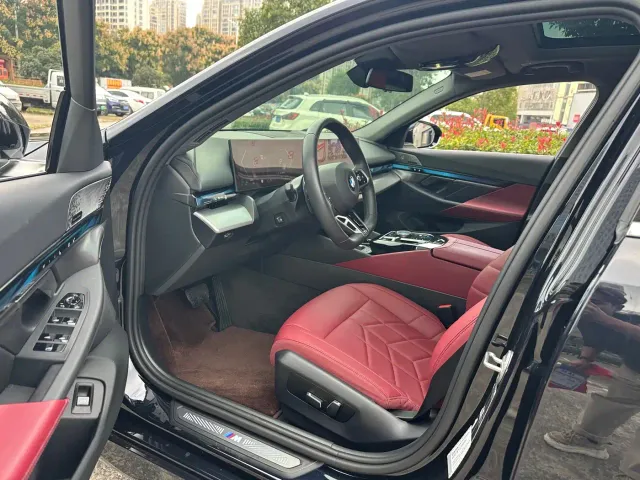 BMW 5 Series — Фото автомобиля 7