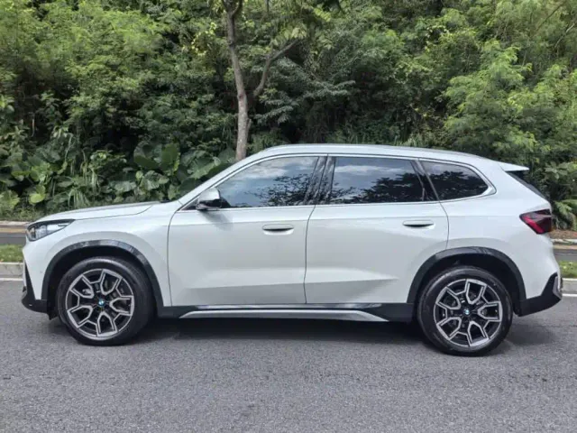 BMW X1 — Фото автомобиля 2