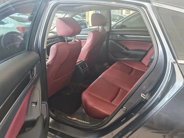Honda Accord — Фото автомобиля 9