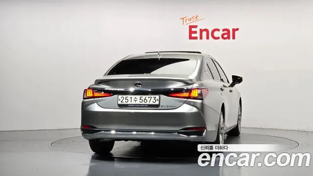 Lexus ES 7th Gen — Фото автомобиля 4