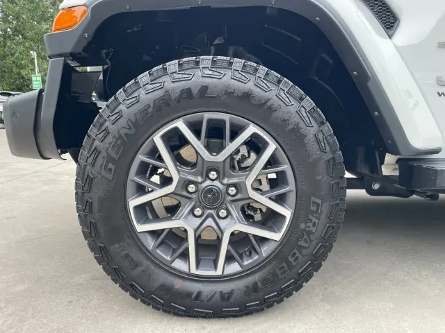 Jeep Wrangler — Фото автомобиля 4