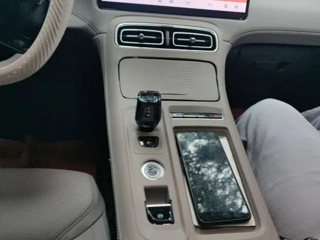 Geely Boyue L — Фото автомобиля 16