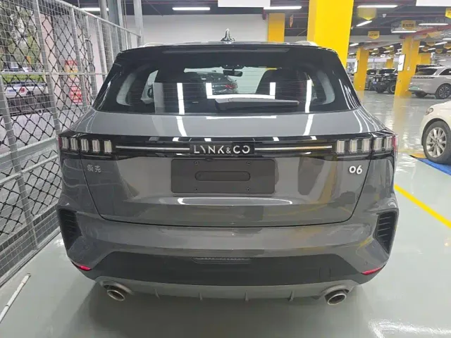 Lynk & Co 06 — Фото автомобиля 5