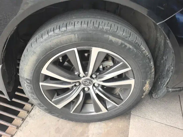 Toyota Harrier — Фото автомобиля 6