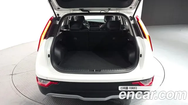 Kia Niro — Фото автомобиля 20