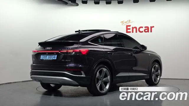 Audi Q4 e-tron F4 — Фото автомобиля 2