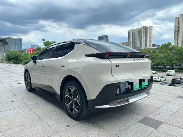 Lynk & Co Z20 — Фото автомобиля 5