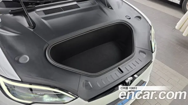 Tesla Model S — Фото автомобиля 9