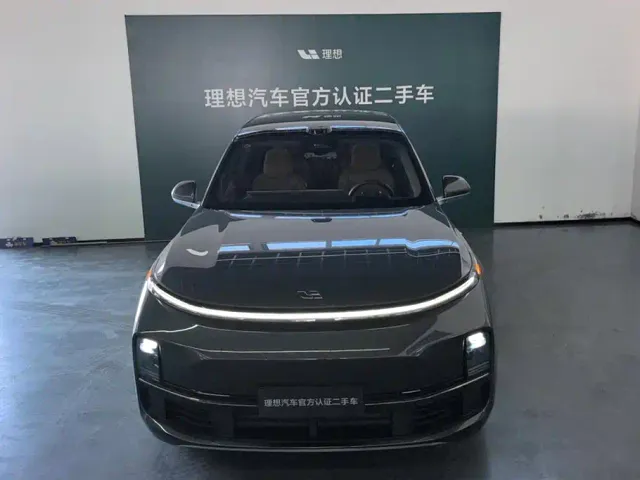 Li Auto L8 — Фото автомобиля 2