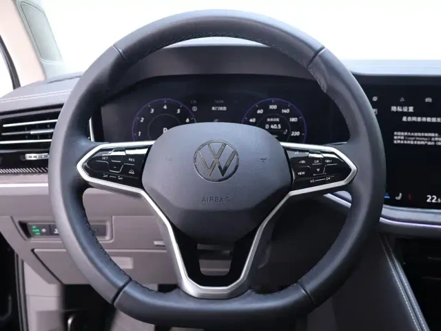 Volkswagen Touareg — Фото автомобиля 16