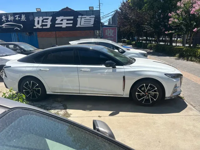 Hongqi H6 — Фото автомобиля 9