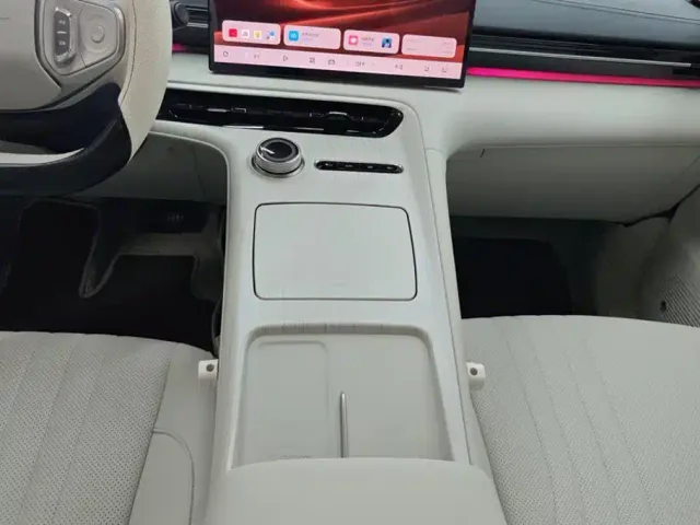 Geely Galaxy E5 — Фото автомобиля 16