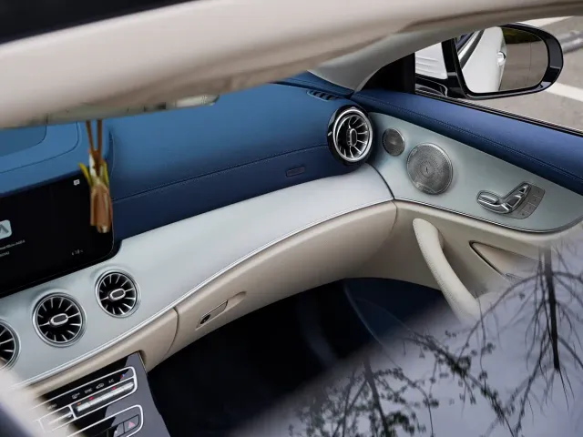 Mercedes-Benz E-Class — Фото автомобиля 23