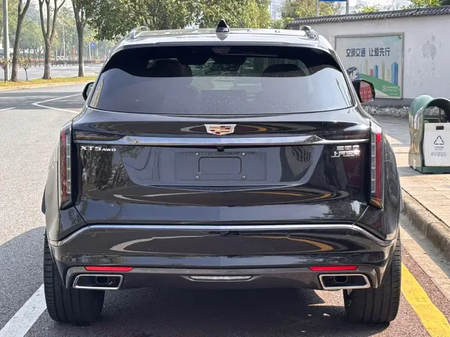Cadillac XT5 — Фото автомобиля 9