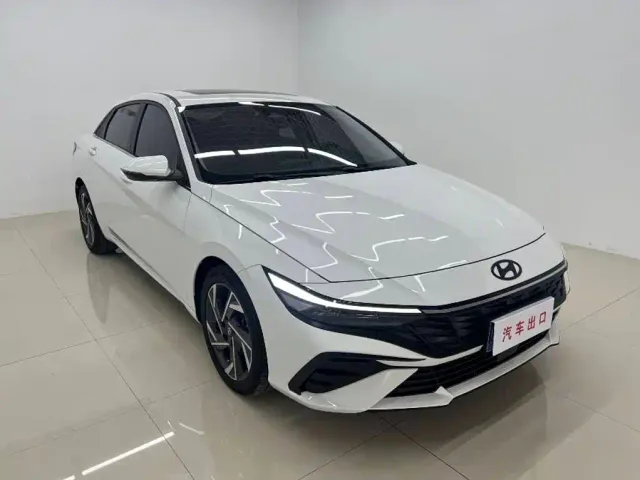 Hyundai Elantra — Фото автомобиля 3