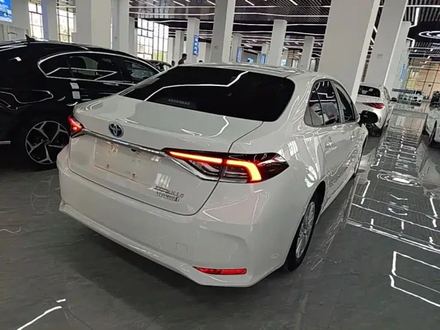 Toyota Corolla — Фото автомобиля 6