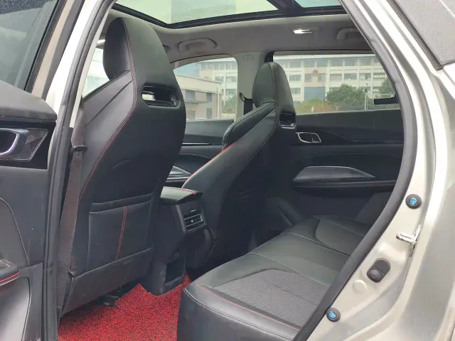 Changan Z6 — Фото автомобиля 9