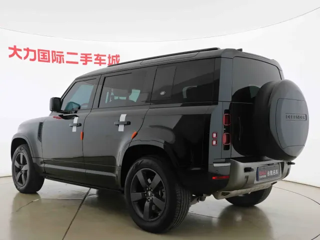 Land Rover Defender — Фото автомобиля 13