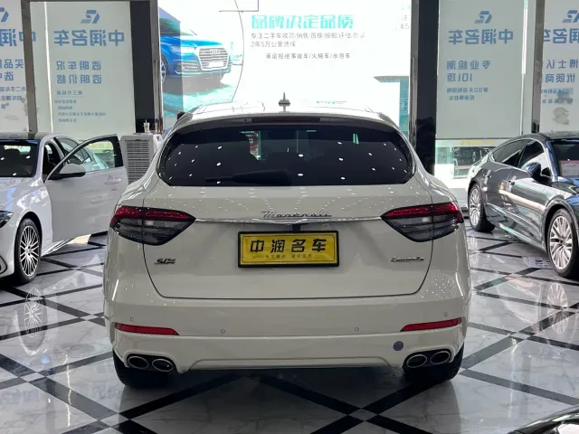 Maserati Levante — Фото автомобиля 13