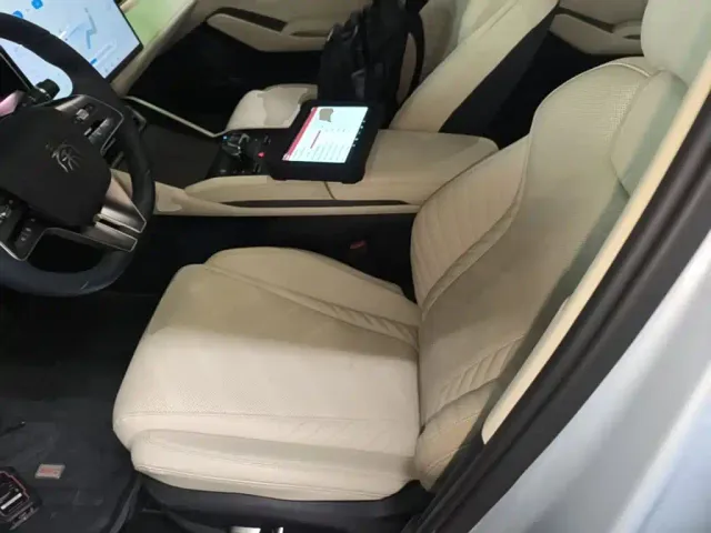 BYD Qin L — Фото автомобиля 14