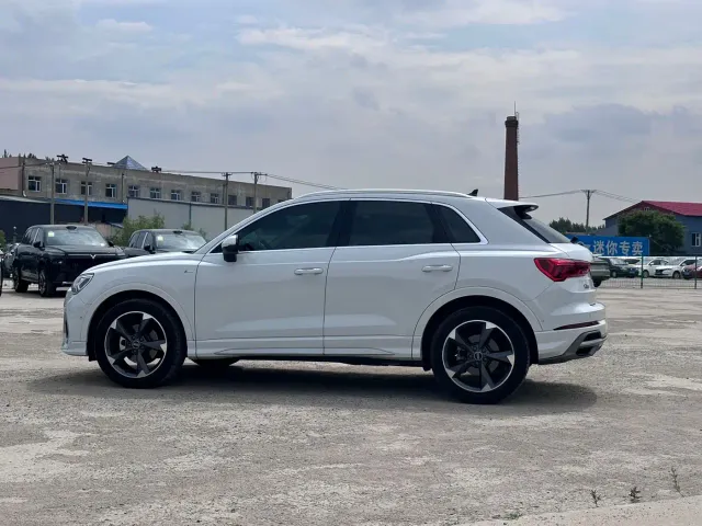 Audi Q3 — Фото автомобиля 9