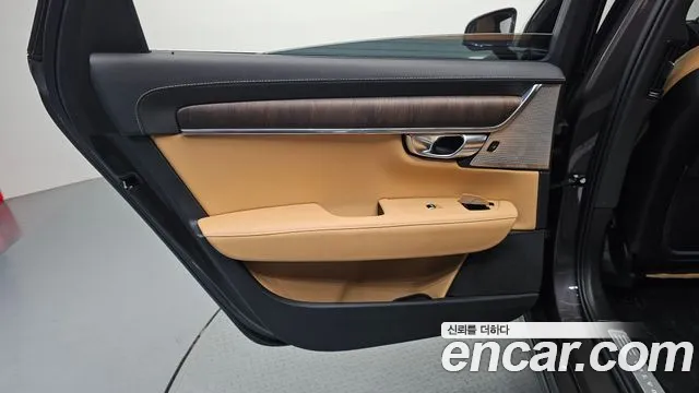 Volvo S90 — Фото автомобиля 14