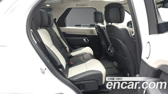 Land Rover Discovery — Фото автомобиля 12