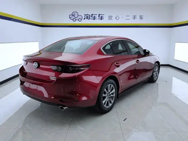 Mazda Axela — Фото автомобиля 3