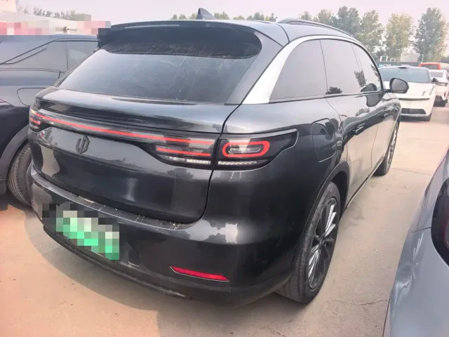 Leapmotor C11 — Фото автомобиля 11