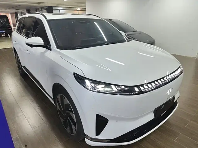 Dongfeng eπ 008 — Фото автомобиля 3