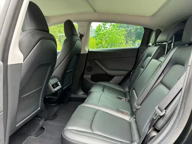 Tesla Model Y — Фото автомобиля 9