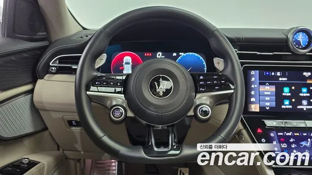 Maserati Grecale — Фото автомобиля 13